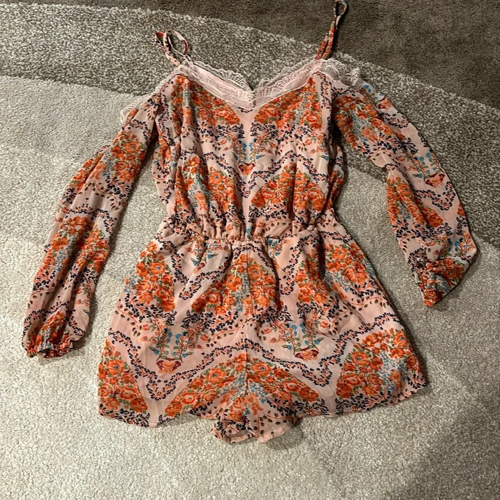 Charlotte Russe romper - Picture 1 of 4